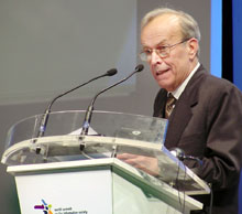 "Un nuevo orden mundial de la información y las comunicaciones es necesidad impostergable que requiere impulsar una revolución educativa internacional"